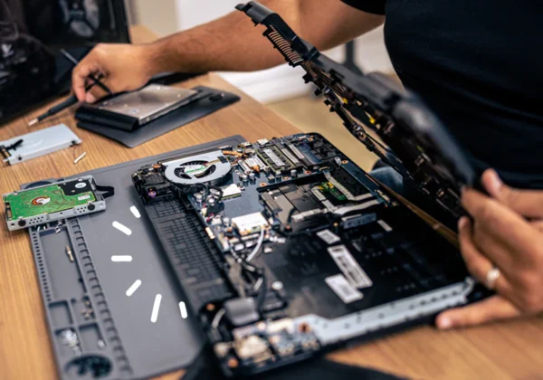 https://top-service.bg/wp-content/uploads/2017/10/Laptop_Computer_Repair_in_Kenya-600x420.webp
